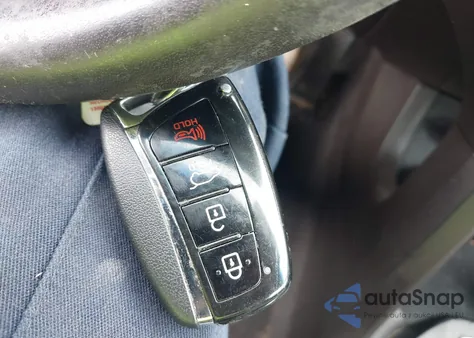 2017 Hyundai Santa Fe Sport 2.4L z USA, uszkodzony, nr VIN 5NMZUDLB1HH034699